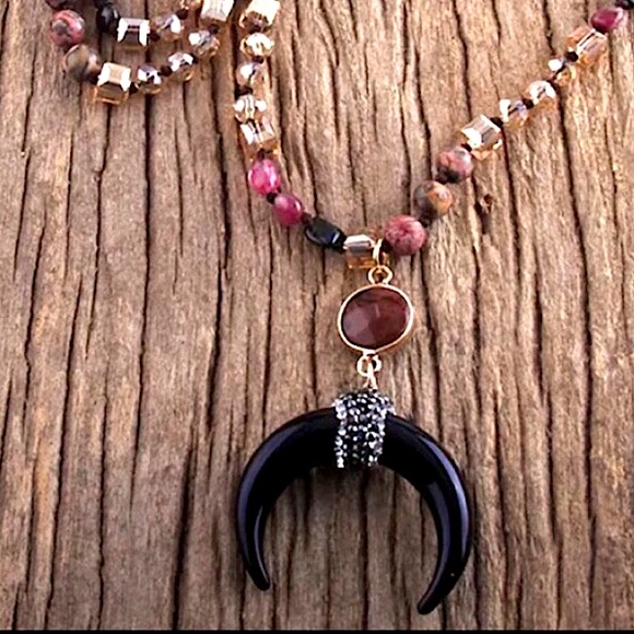3/$15♥️ NEW EBONY Crescent Moon Black Double Horn/Tusk Necklace - Picture 5 of 12